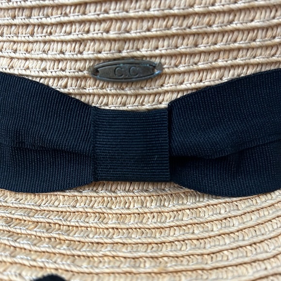 Packable “Resting Beach Face” sun hat - Picture 3 of 4